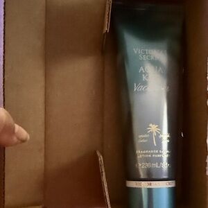 Victoria's Secret Aqua Kiss Fragrance Lotion - Blue and Silver